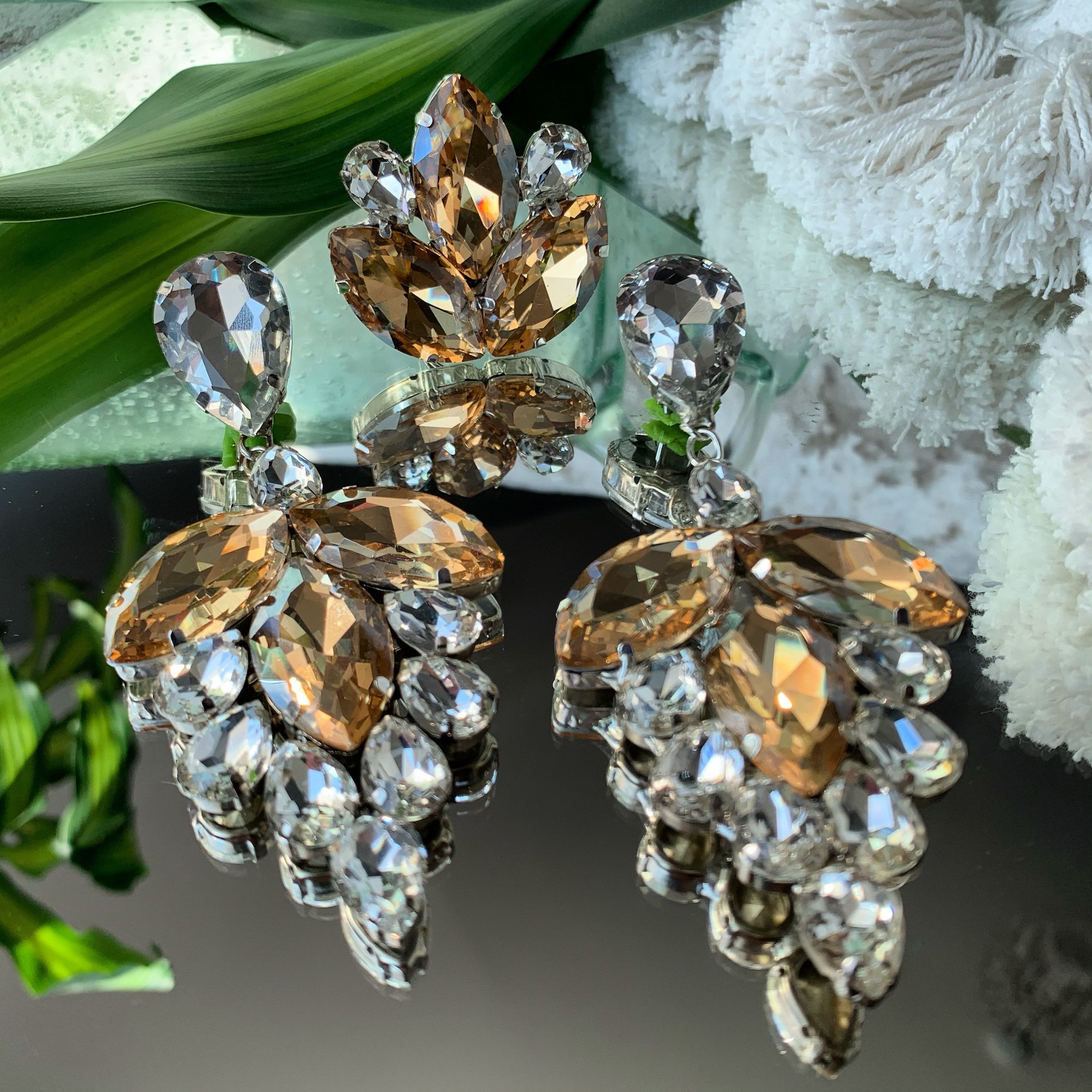 Pretty Vintage Aurora Crystal Faceted Teardrop Stud Earrings – Top Notch  Vintage