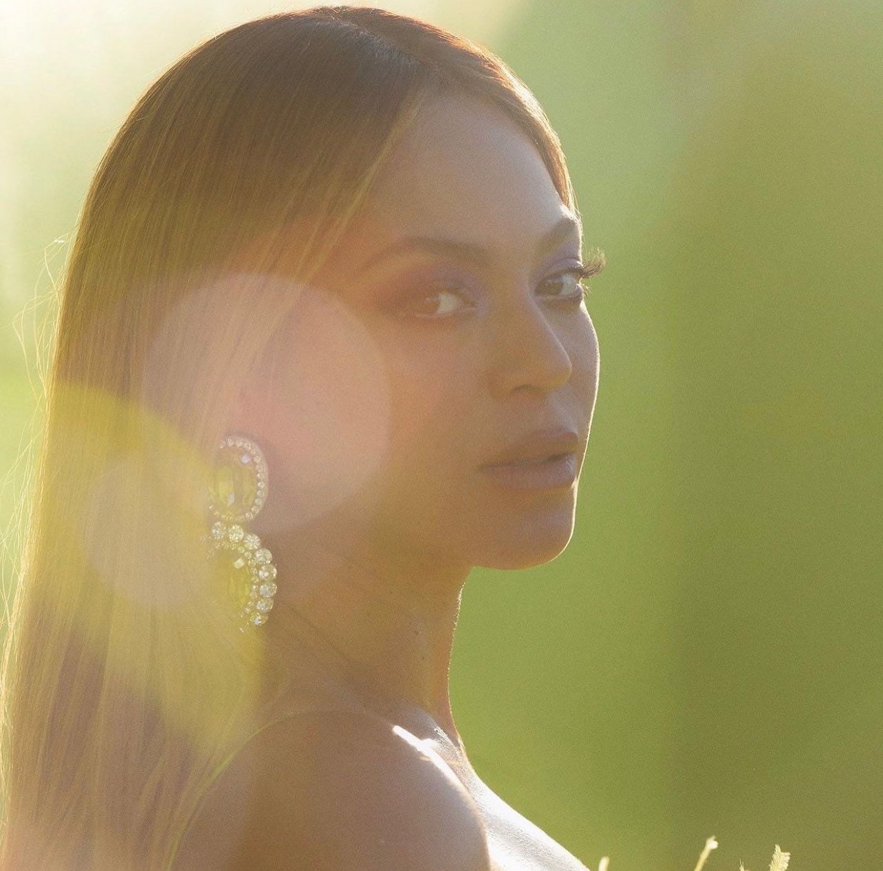 Beyonce Oscars Earrings / Crystal Earrings / clip on / drag queen