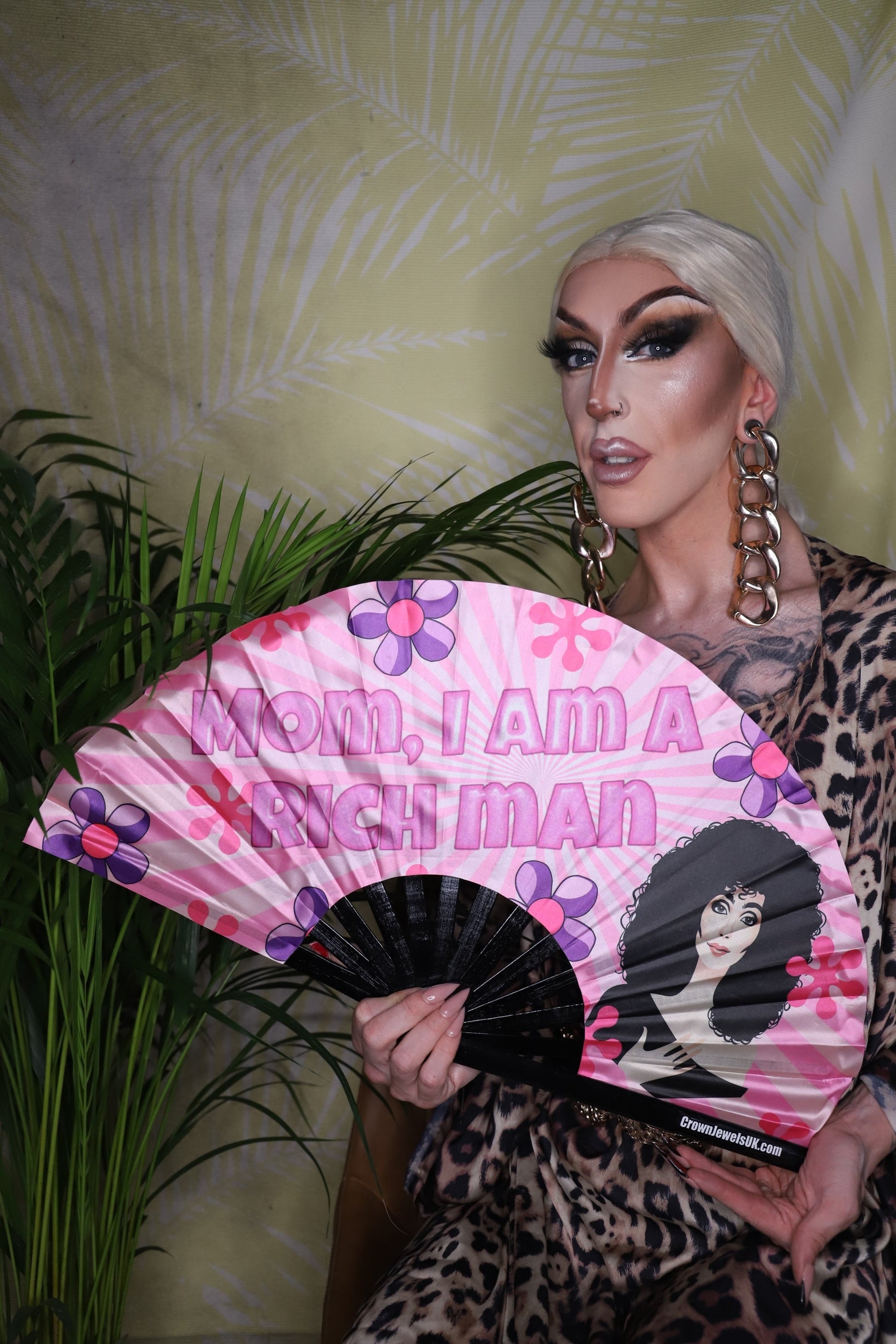 Cher mom I am a rich man Fan, Drag Queen Bamboo Hand Fan, Fans, Clack Fan, Loud Fan, Bang Fan, Alexa